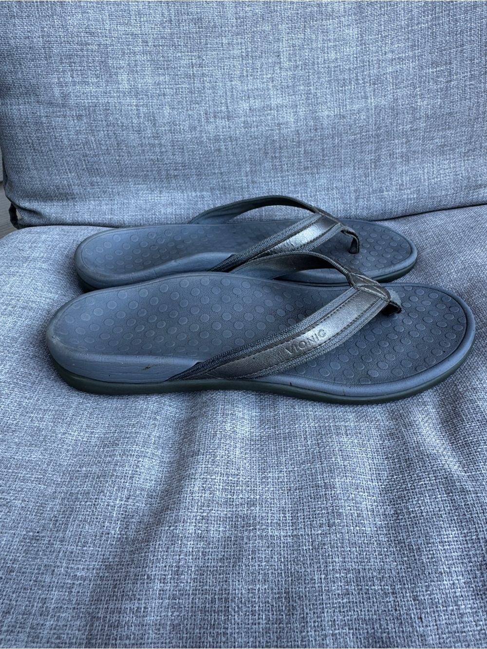 Vionic Tide II Metallic Pewter Orthotic Flip Flop Sandals - Size 9